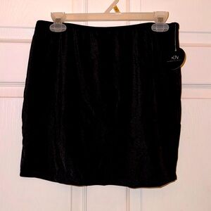 Klassy network black skort